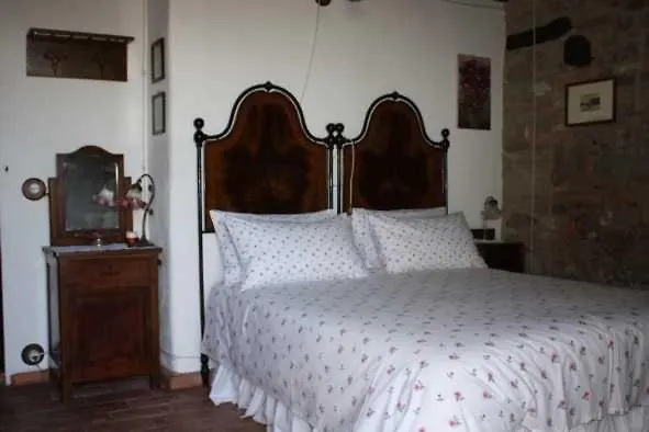 Cascina La Buca Guest House Castello di Serravalle Italy