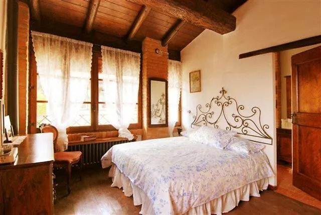 Cascina La Buca Guest House Castello di Serravalle 0*,  Italy